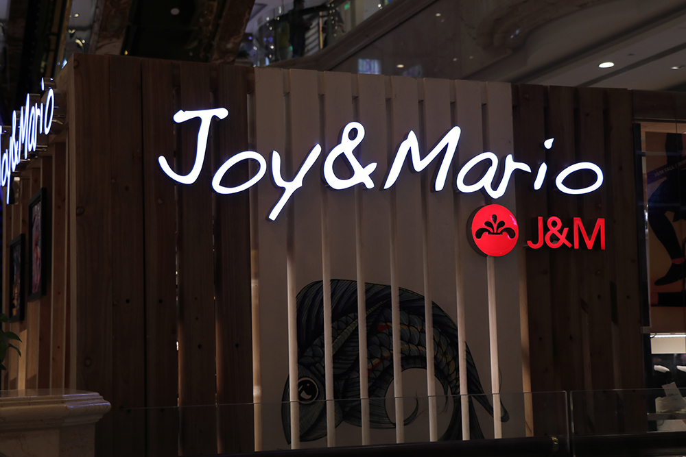 Maximizing Impact: The Art of Incorporating Business Logos into LED Signs